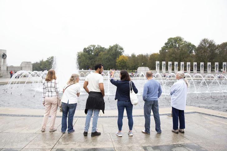 National Mall Fully Guided Tour with Washington Monument Tickets - Image 4