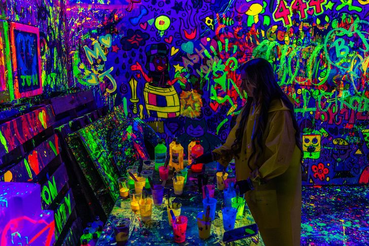 Los Angeles Glow in the Dark Immersive Art Experience