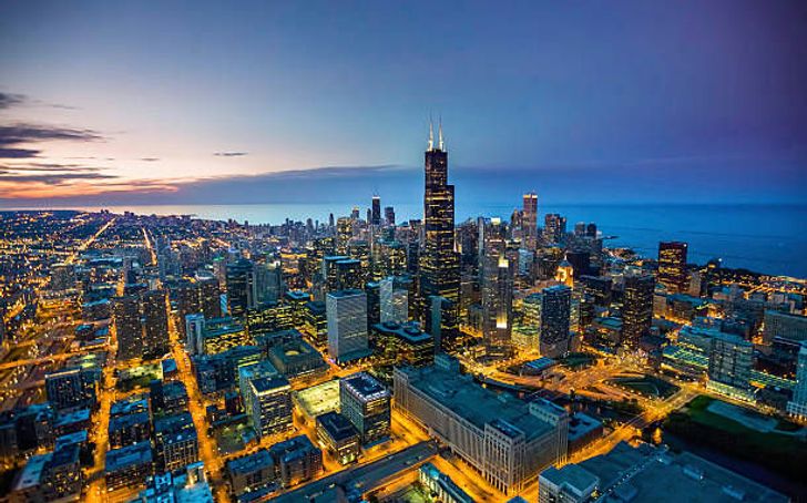 Private Scenic Flight Over Chicago for Two - Image 2