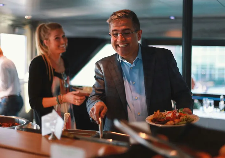 Weekdays and Sunday Signature Lunch Cruise in Norfolk