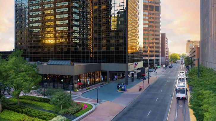 Denver Delight: Exclusive 1-Night Hotel Experience - Image 2
