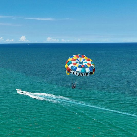 Parasailing in Miami - Image 6