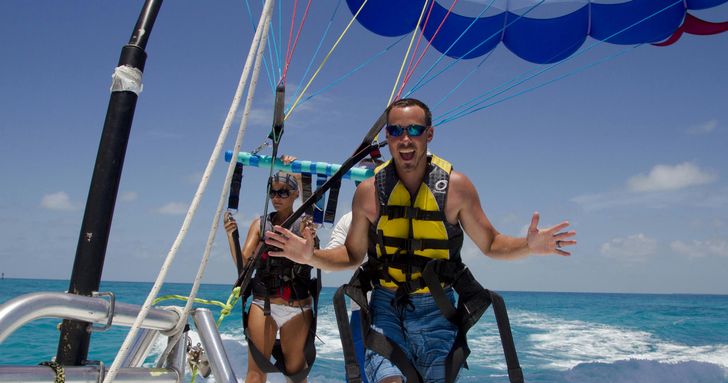 Parasailing from Downtown Seaport - Image 3