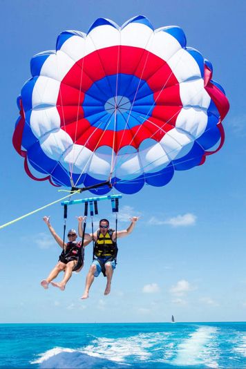 Parasailing from Smathers Beach - Image 3