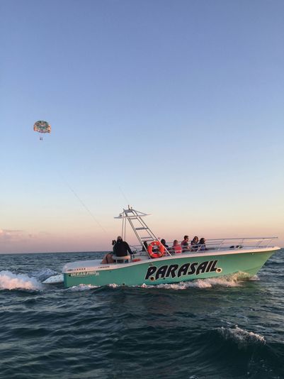 Parasailing in Miami - Image 8