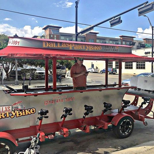 Daytime Private Pedal Bike Pub Crawl of Deep Ellum - Image 3