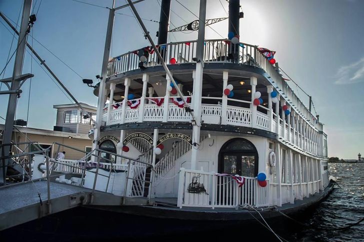 Lake Conroe Dinner Cruise - Image 2