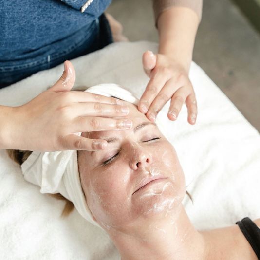 Heyday Personalized Facial with Professional Peel - Image 3