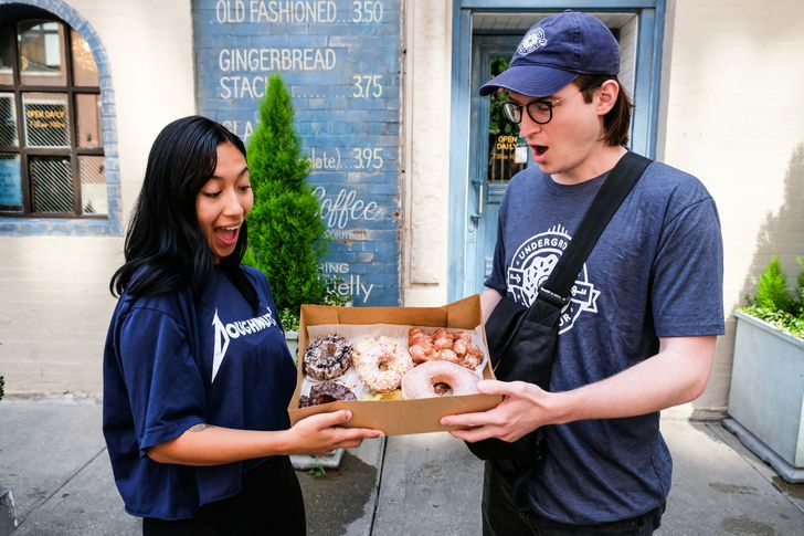Original Downtown Chicago Donut Tour - Image 4
