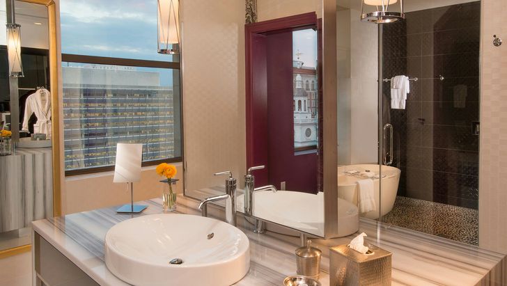 Philadelphia Charm: One-Night Hotel Stay - Image 11