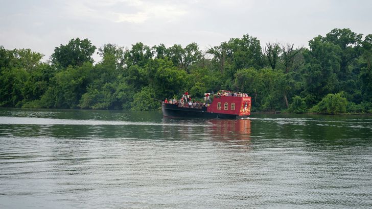 Pirate Ship Party Cruise - Image 11