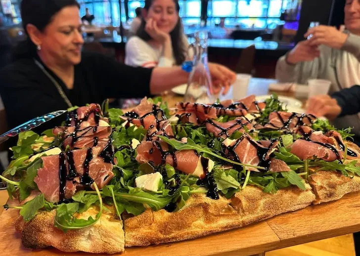 Downtown Chicago Pizza Walking Tour