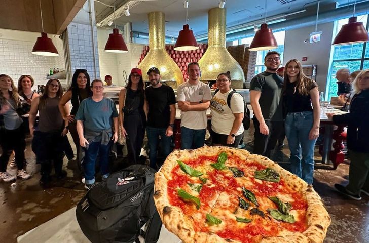 Downtown Chicago Pizza Walking Tour - Image 2