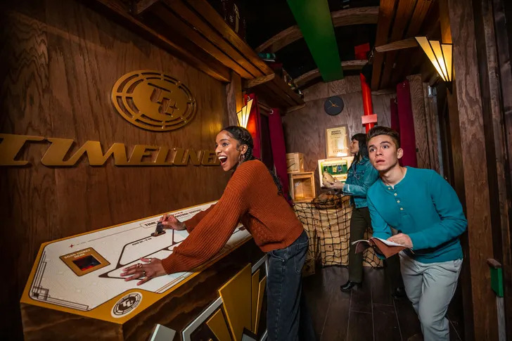 Timeliner Escape Room: Train through Time in Orange