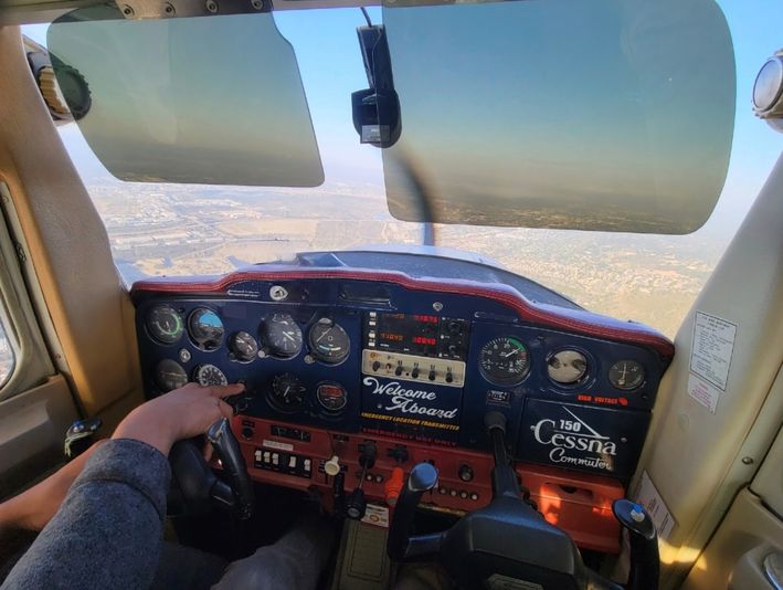 Learn to Fly a Cessna 172 Plane at El Monte Airport - Image 5