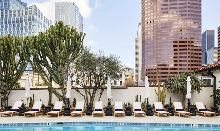 LA Bliss: 1-Night Hotel Experience - Image 4