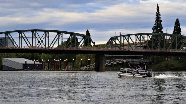 Private BYOB Downtown Bridges Cruise - Image 6