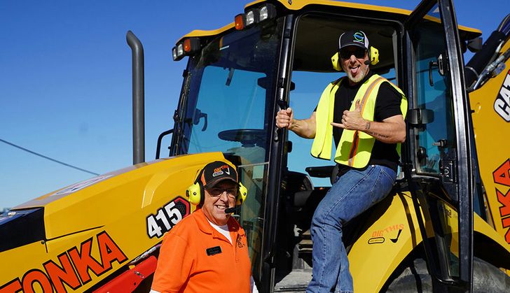 Operate a Backhoe - Image 4