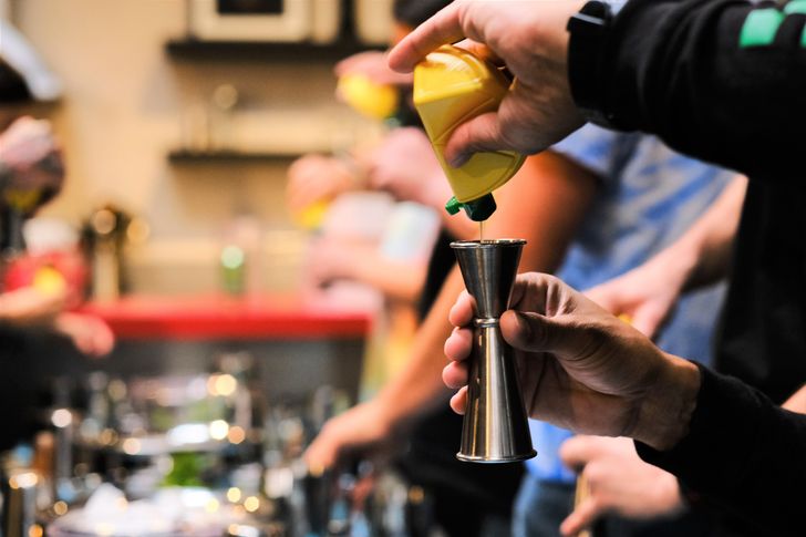 Hands On Los Angeles Mixology Class - Image 3