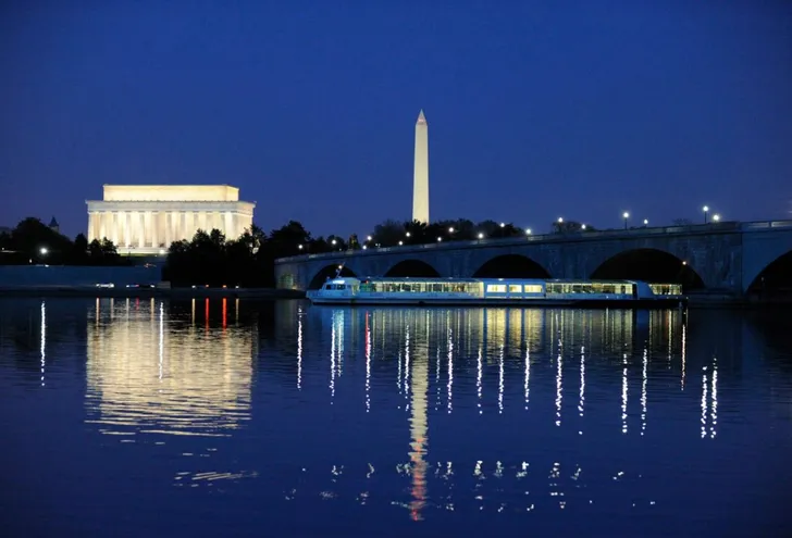 Saturday Premier Dinner Cruise in Washington DC