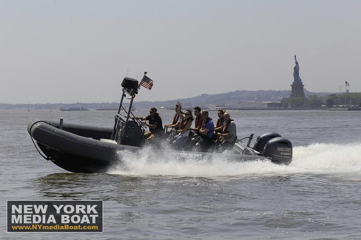New York Harbor Private Speedboat Tour - Image 2