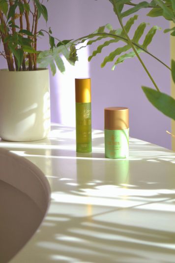 Express Purple Ray LED Treatment at Tracie Martyn Spa NYC - Image 2