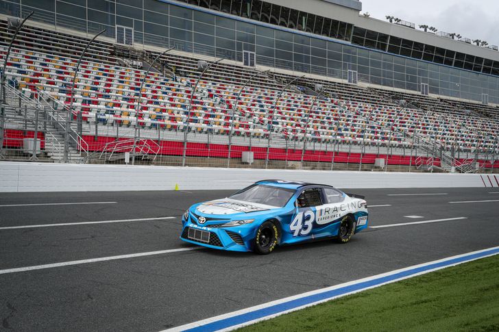 NASCAR Ride Along - Atlanta Motor Speedway - Image 4