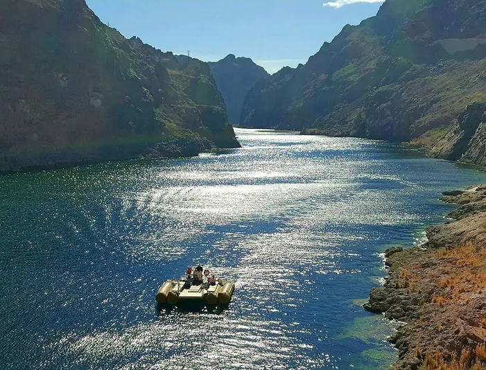 Helicopter Tour and Black Canyon Rafting Adventure with Champagne Picnic