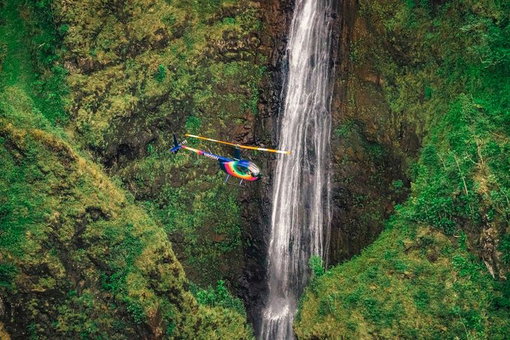 Romantic Proposal Oahu Helicopter Flight - Image 5