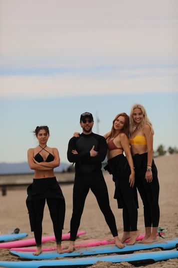 Venice Beach Group Surfing Lesson - Image 2