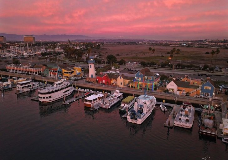 Premier Dinner Cruise in Marina del Ray - Image 6