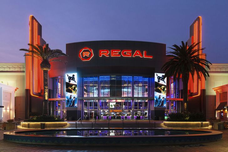Movie Date Night for two with drinks and popcorn - Image 7