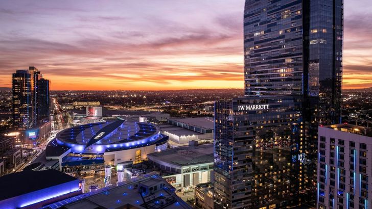 Escape to LA Luxury: 1-Night Getaway - Image 7