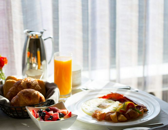 Signature Stay in Boston: 1-Night Hotel Experience - Image 12