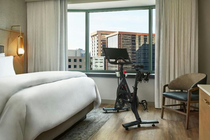 Denver Delight: Exclusive 1-Night Hotel Experience - Image 16