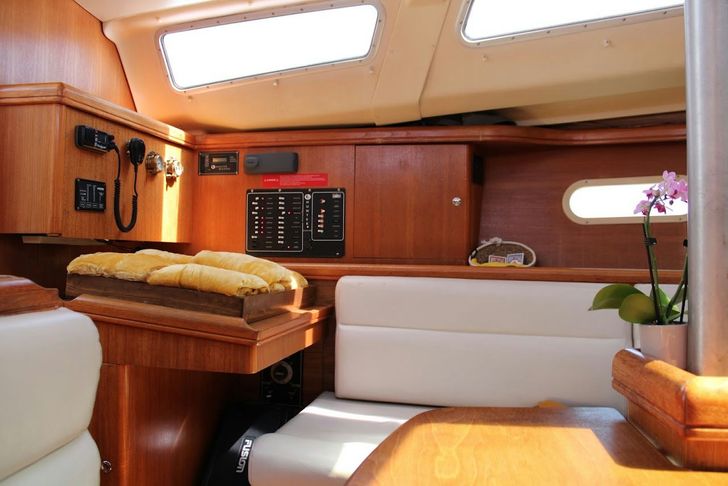 6 Hour Private Family Sail on a 35ft Yacht - Image 5