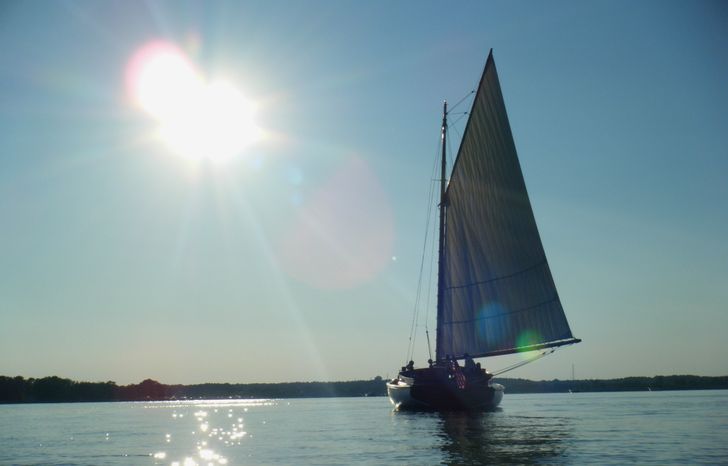Beer Tasting Sail on a Historic Yacht - Image 8