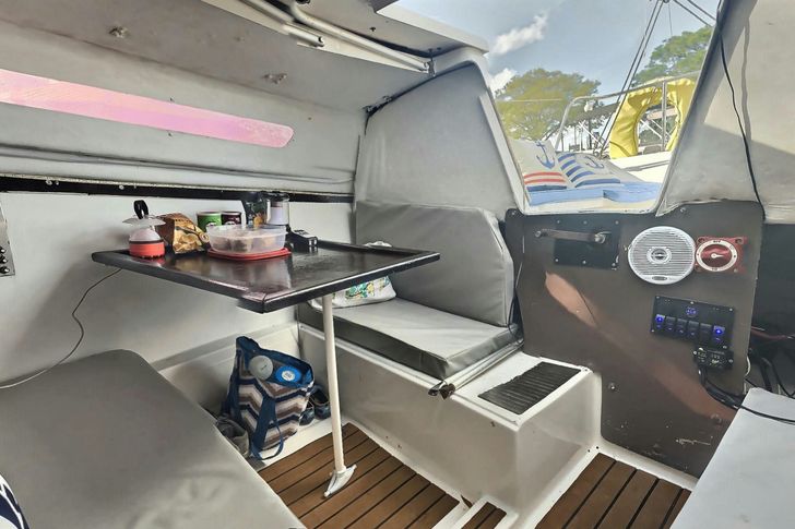 Private Sailing Cruise on Lake Fairview - Image 8