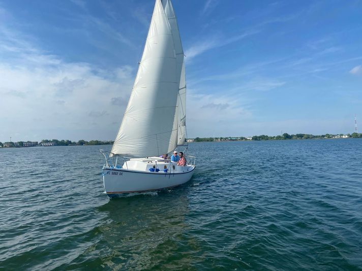 Private Sailing Cruise on Lake Fairview - Image 9