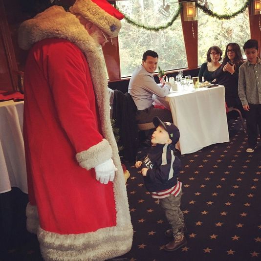 Supper with Santa Cruise in Seattle - Image 1