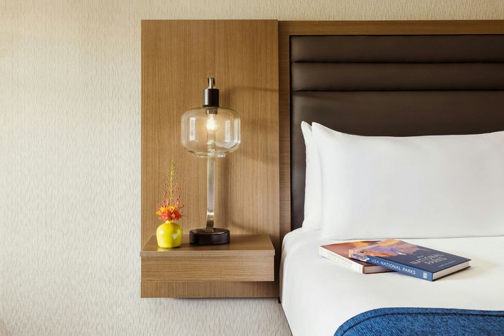 Desert Dreams: One-Night Scottsdale Retreat - Image 4