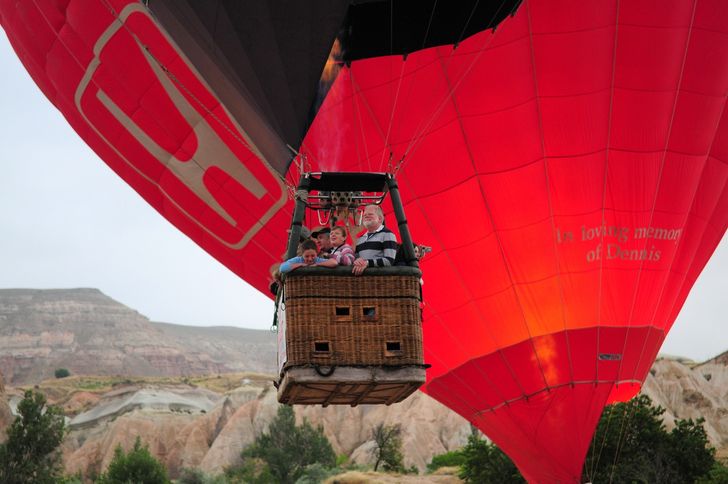 Semi-Private Hot Air Balloon Ride with Wine Tasting & Breakfast - Image 3