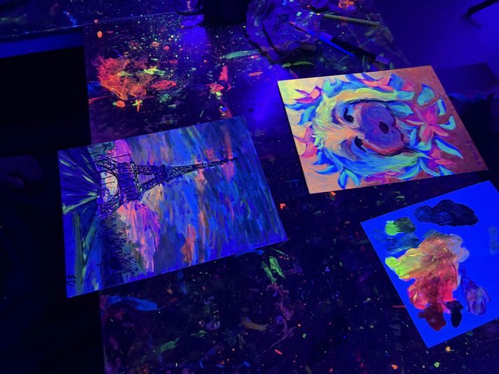 Paint, Slime & Sip Experience in the Dark - Image 5