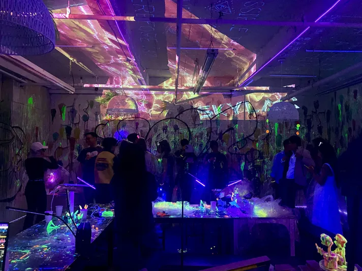 Paint, Slime and Sip Experience in the Dark