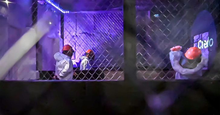 Smash Room & Axe Throwing - Image 1