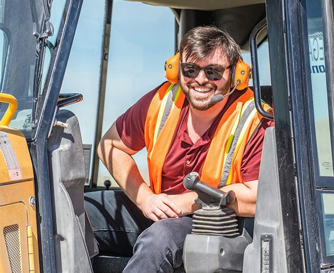 Operate a Bulldozer - Image 2