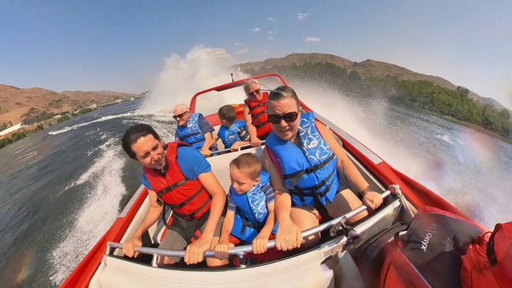 Thrilling 15 Mile Speedboat Ride - Image 5