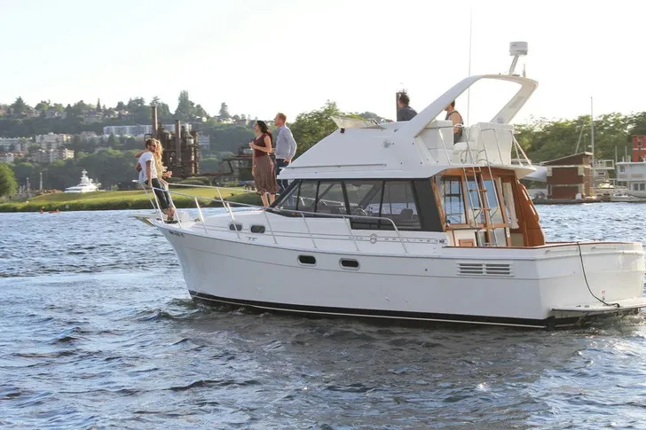 Private 2 Hour Sightseeing Cocktail Cruise on Lake Union