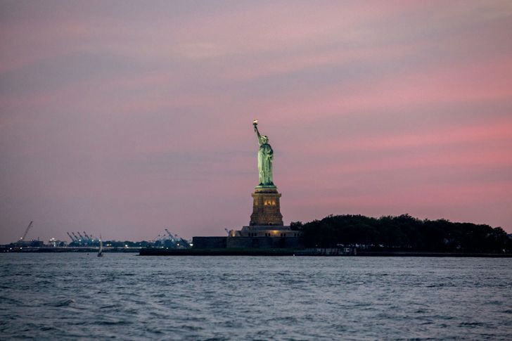 New York City Dinner Cruise from Queens - Image 2