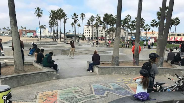 Venice Boardwalk Exploration Game - Image 2